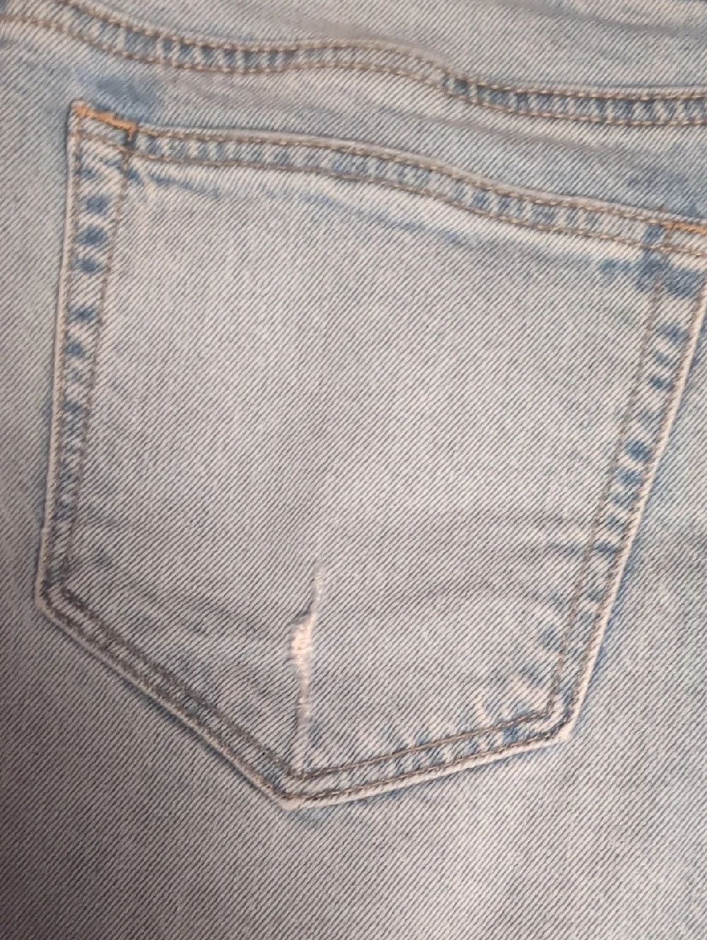 Loft Roll Cuff Light Wash Jean Shorts Size 2 - Picture 7 of 14